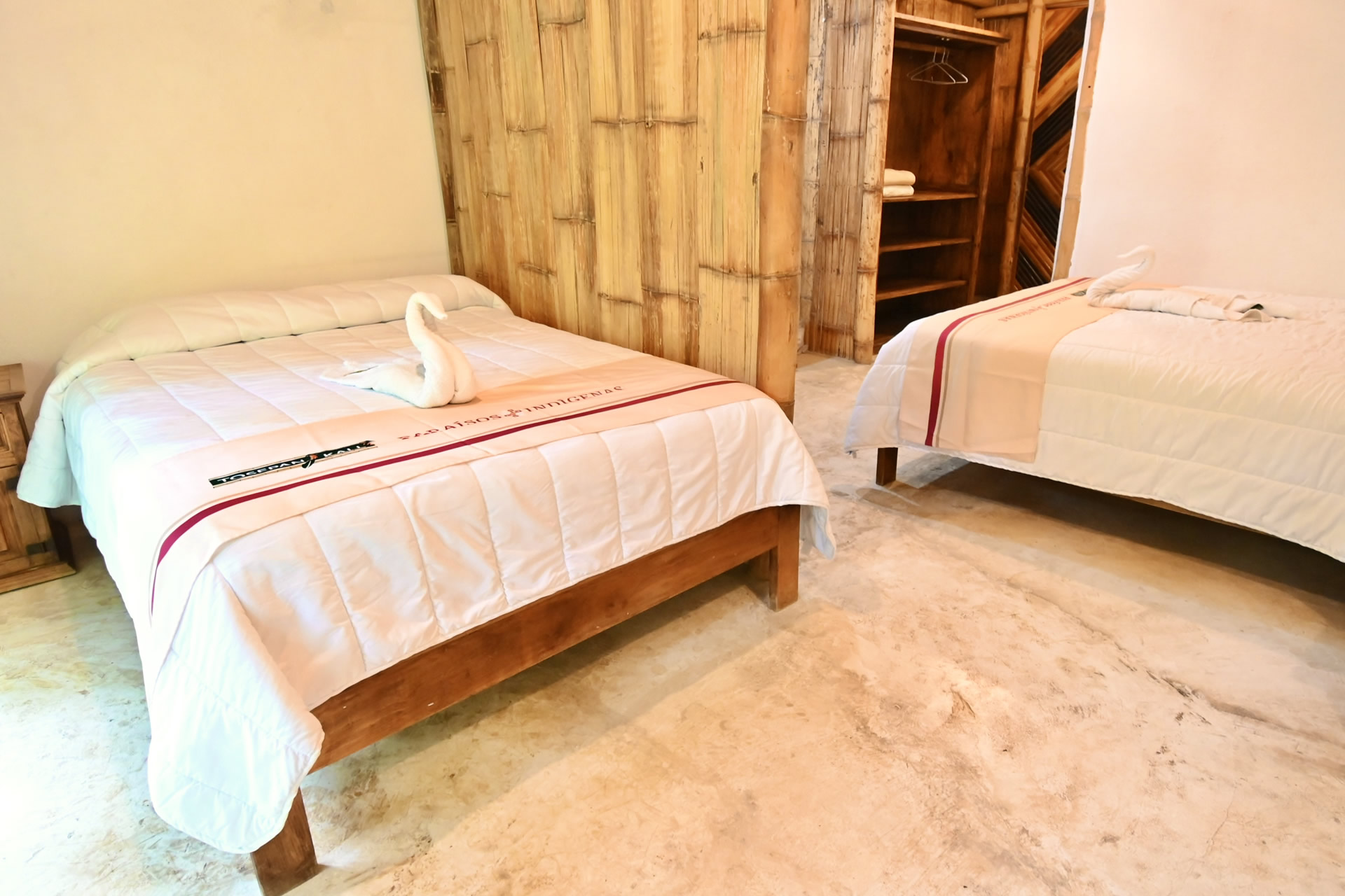 Habitación con 2 camas matrimoniales