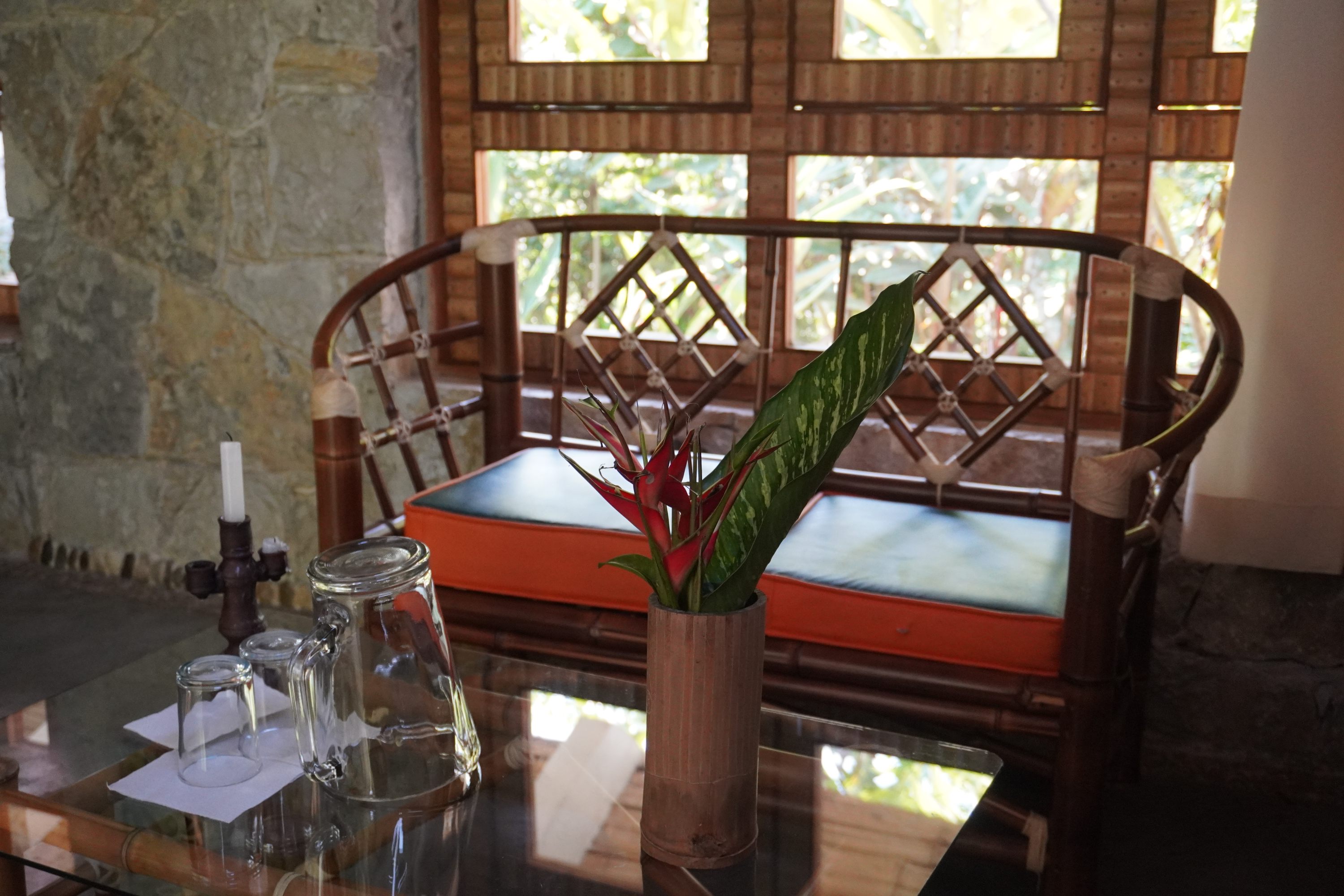 Con 2 camas matrimoniales y 2 camas individuales.